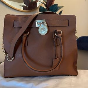 Tan Large Michael Kors Hamilton Handbag. Like New Condition!
